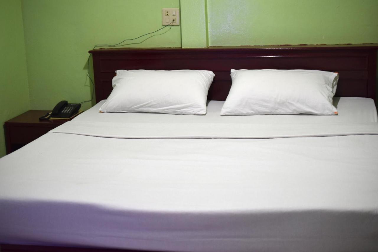 Woodlands Inn Hotel Bangkok Exterior foto