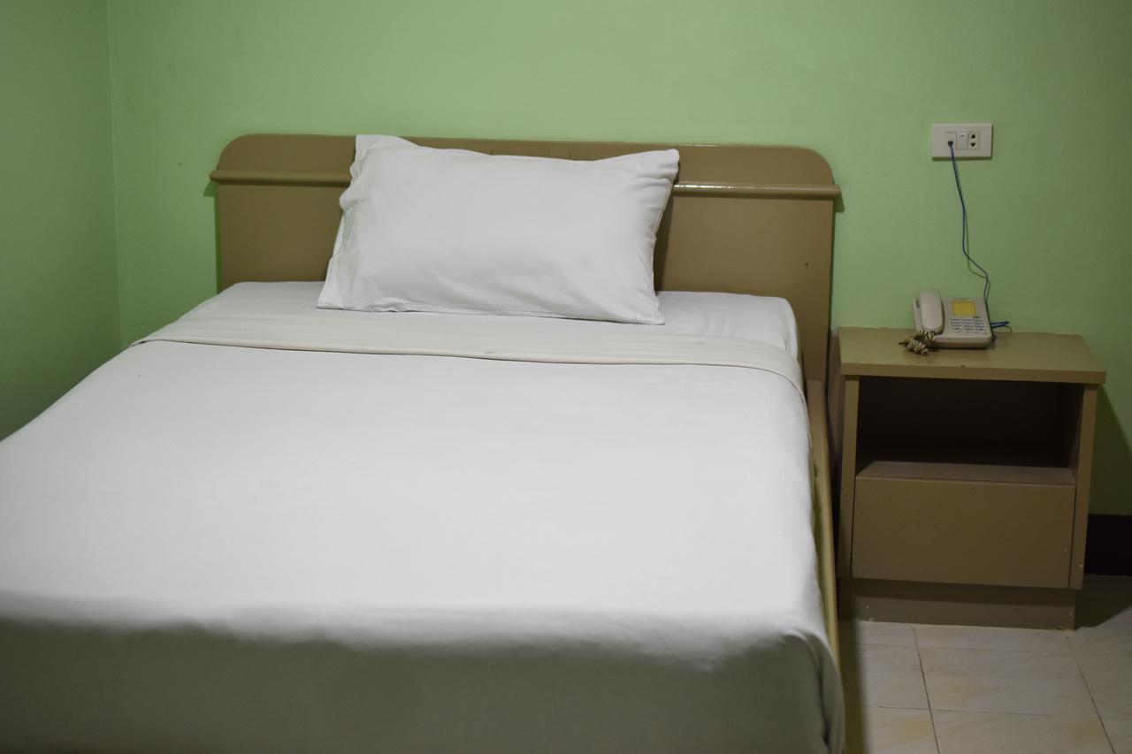 Woodlands Inn Hotel Bangkok Exterior foto